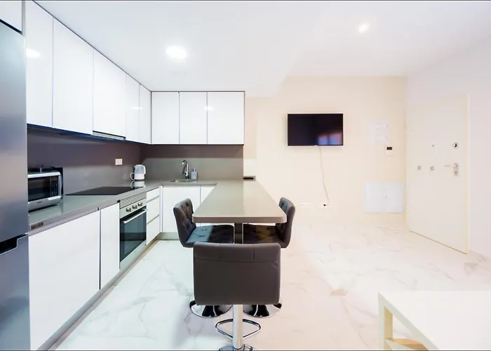 And рool Apartment *